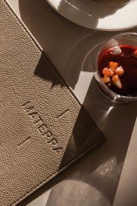 Hotel Materra - detalj kožnog menija, fotografiranje za društvene mreže