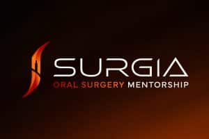Logotip SURGIA Oral Surgery Mentorship na tamnoj vatrenoj pozadini